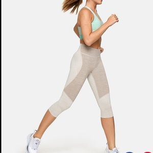 OV // [NWOT] Techsweat Kneecap Legging Capri